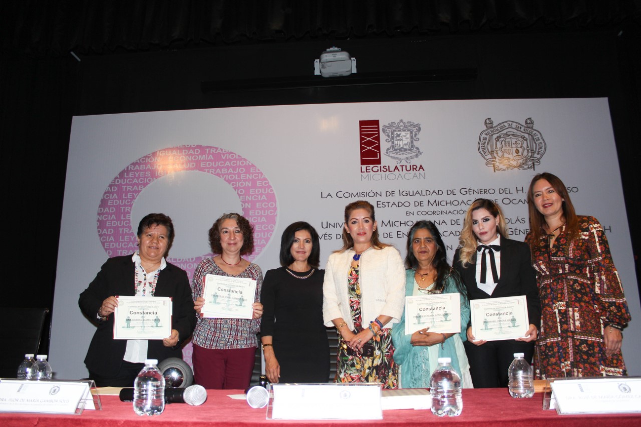 Diseño de políticas públicas con perspectiva de género para las mujeres: Socorro Quintana