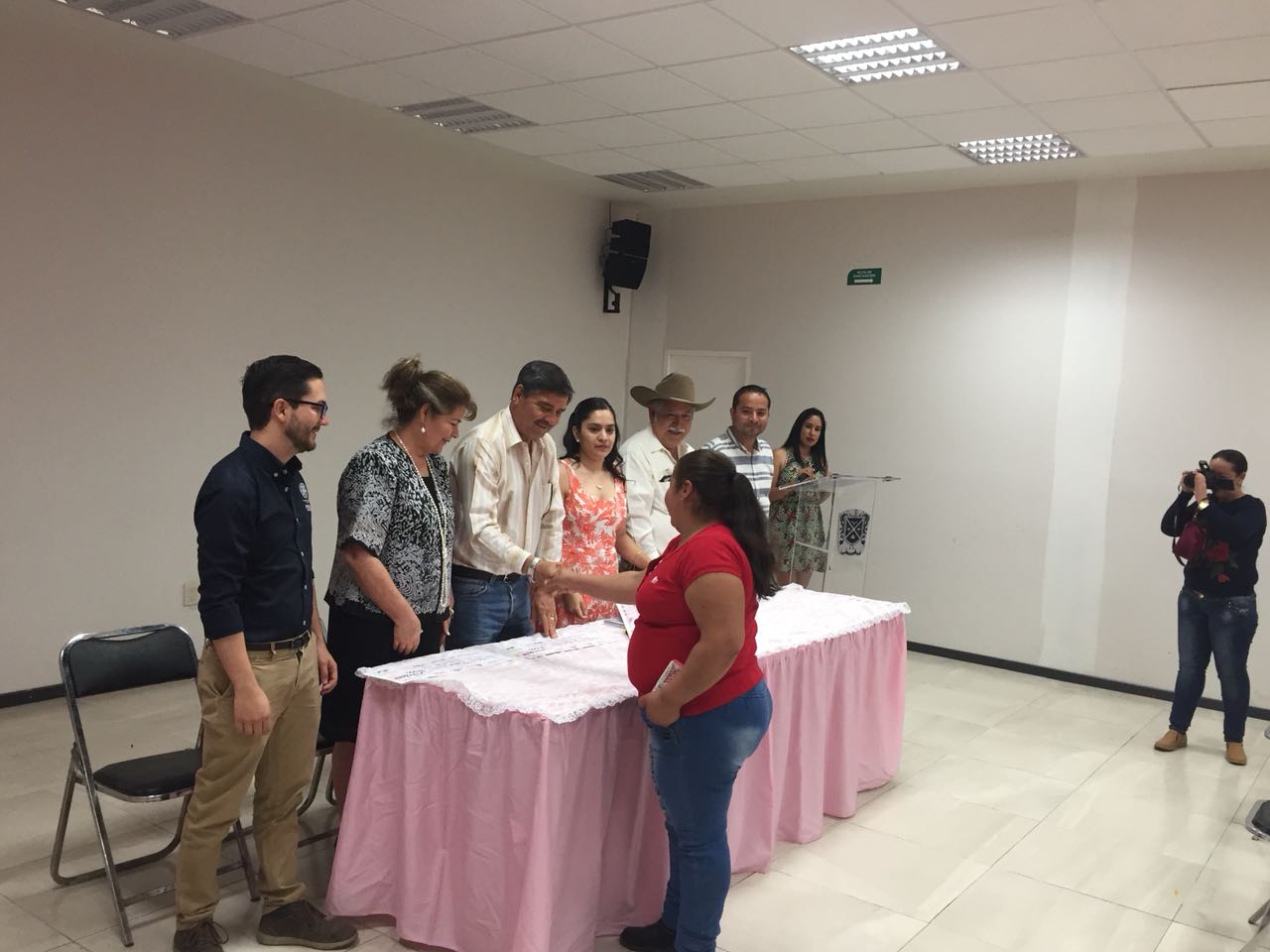 Entrega Sí Financia créditos de Palabra de Mujer en Peribán