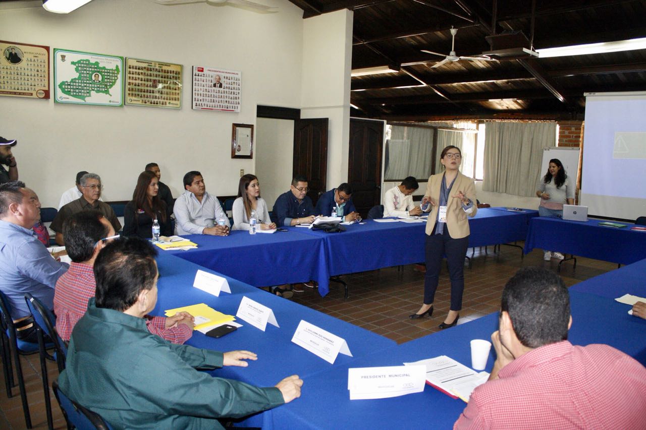 Capacitan a municipios para obtener fondos internacionales