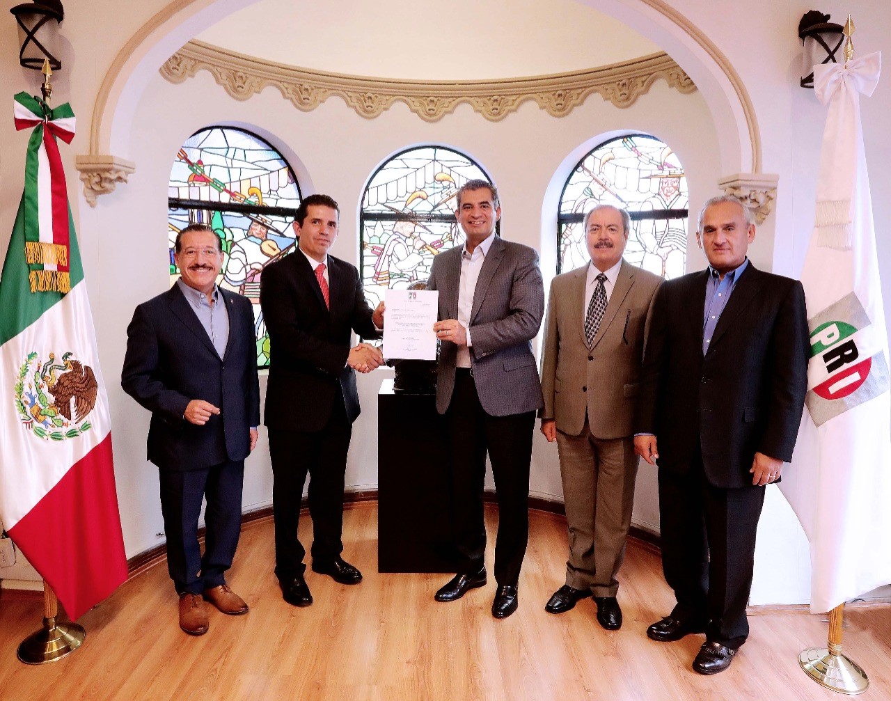 Sostiene Enrique Ochoa reunión de trabajo con la dirigencia estatal del PRI de Michoacán y candidatos a senadores