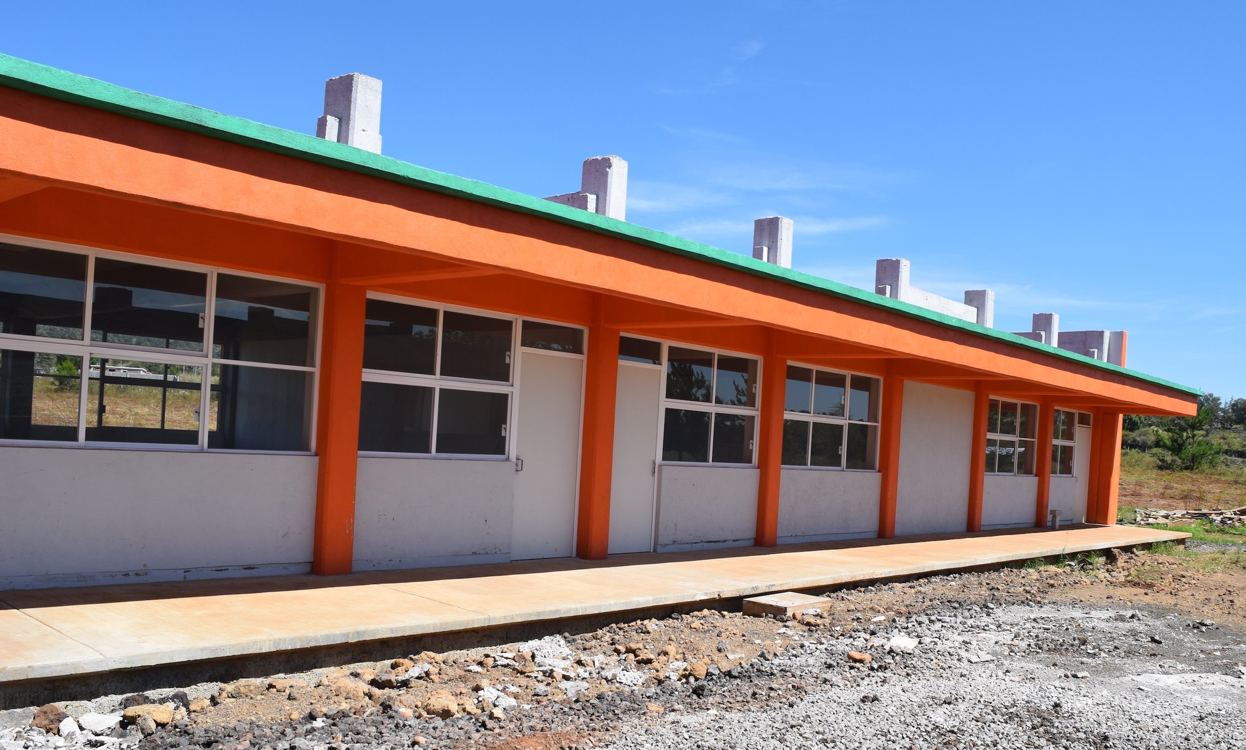 Invierte IIFEEM más de 51 mdp para dignificar planteles del CECyTEM