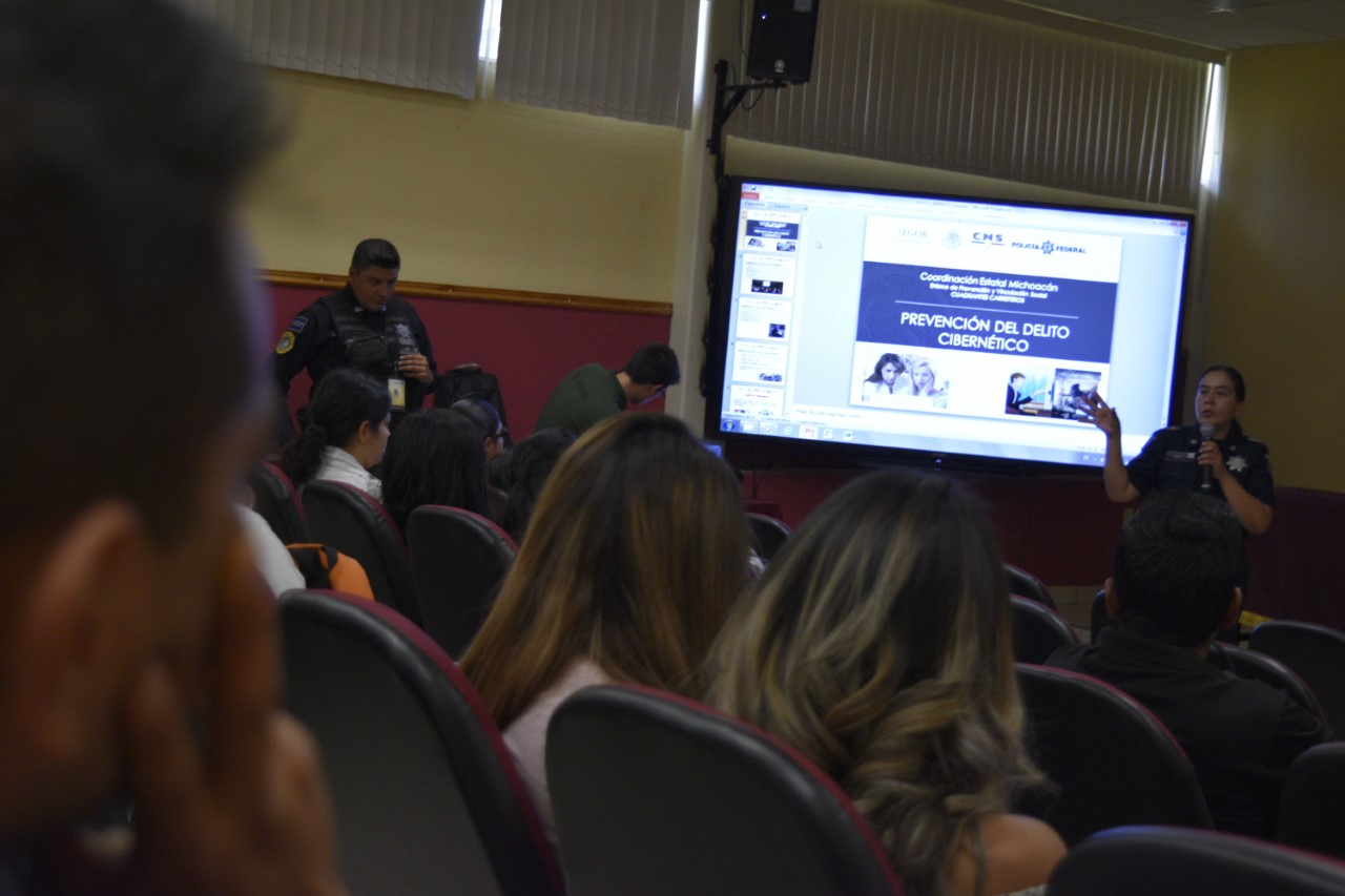 Policía federal dialoga con estudiantes del ITM