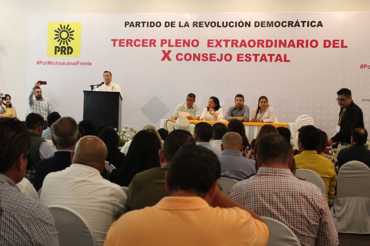 Rinden protesta candidatos del PRD en Michoacán
