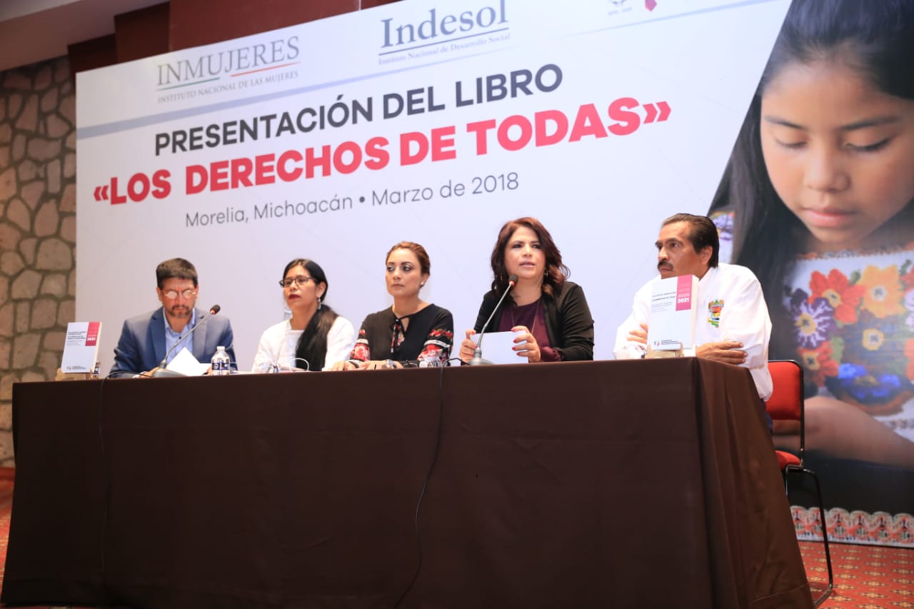 Presenta Gobierno del Estado compilación de derechos de mujeres traducidos al purépecha