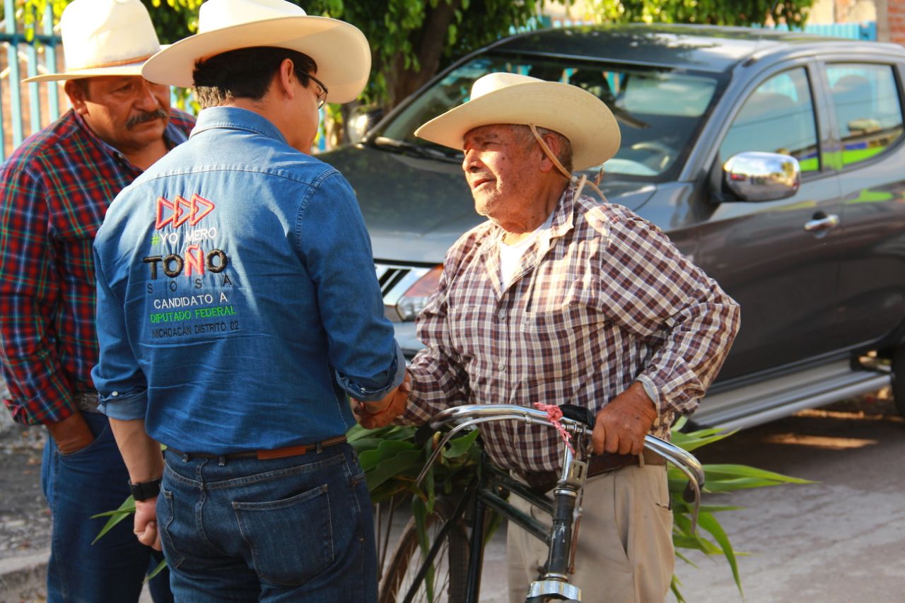 Toño Sosa ratifica su compromiso con el campo, “la fortaleza de Michoacán”
