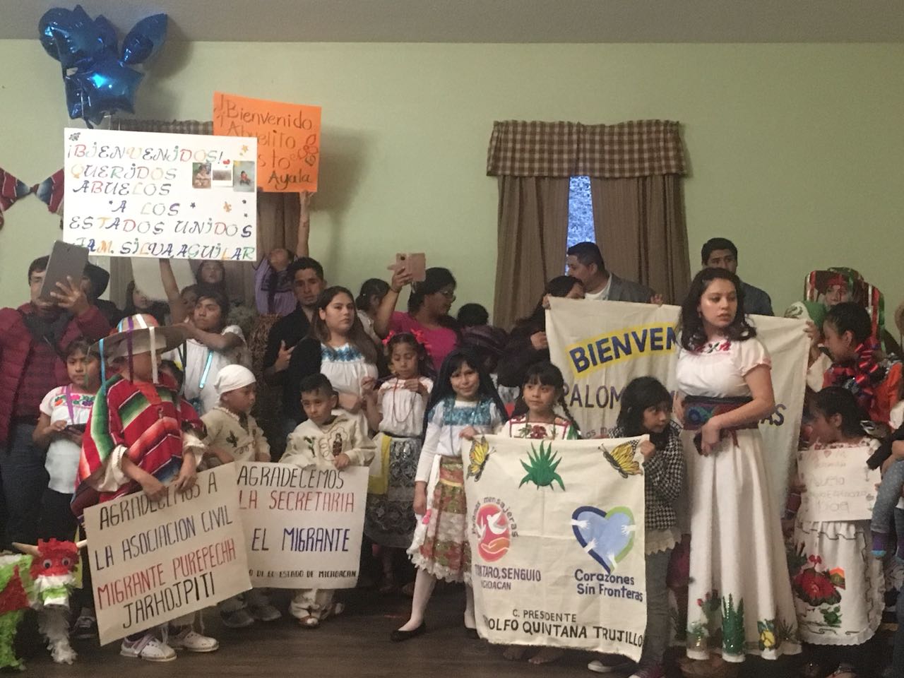 Adultos y adultas mayores de Santa Fe de la Laguna se reencuentran con sus familias en Carolina del Norte