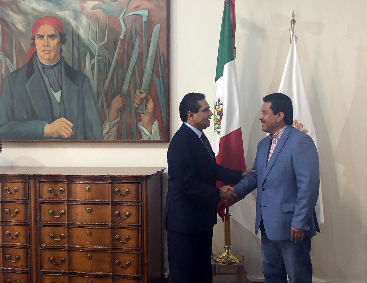 Se reúne Gobernador con diputado Roberto López García