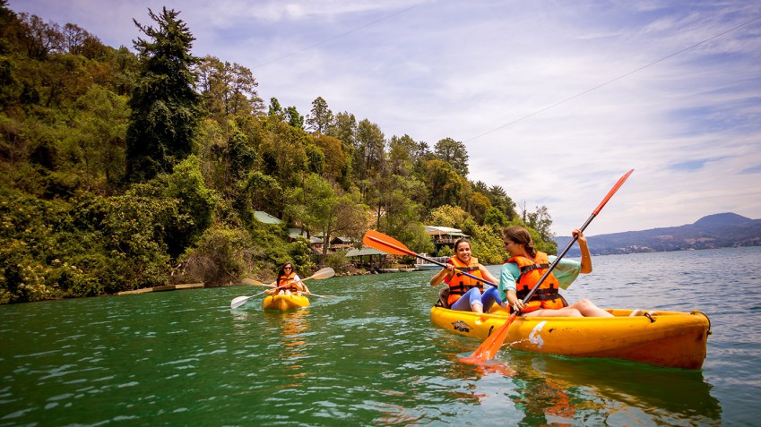 El espejo de los dioses: Zirahuén