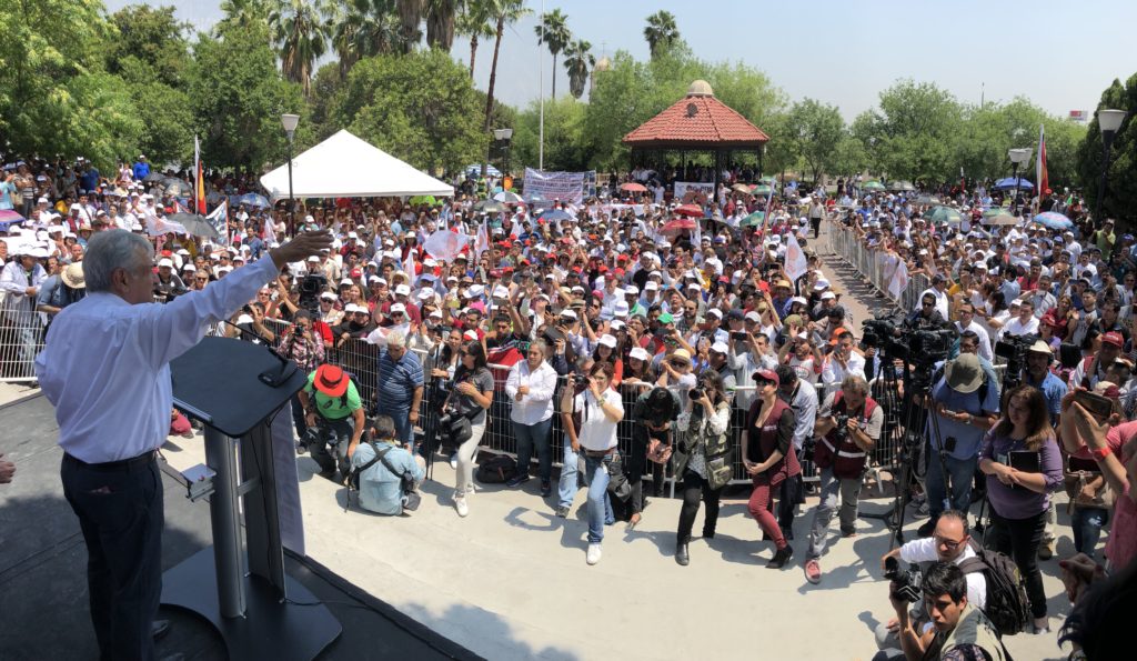 Asegura AMLO que en campaña todo será amor y paz, que los otros candidatos se ahorren sus provocaciones.