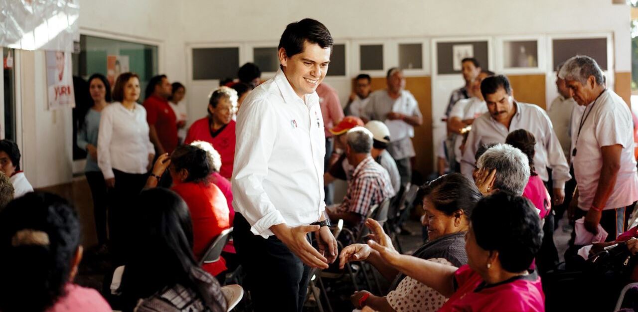 Toño propone impulsar sectores agropecuario y turístico de Pátzcuaro