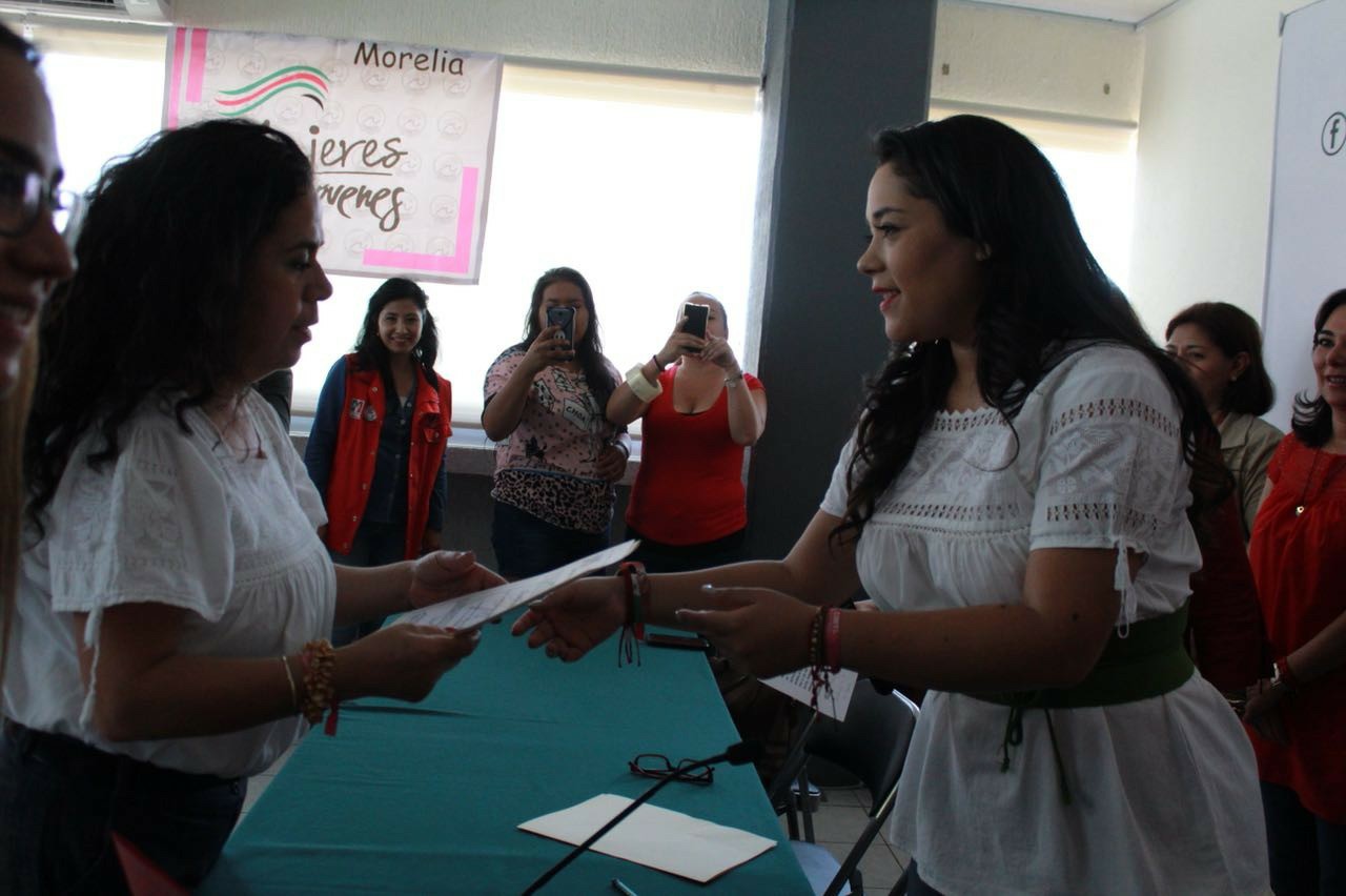 Mujer debe empoderarse a través de la política: Xóchitl Ruiz