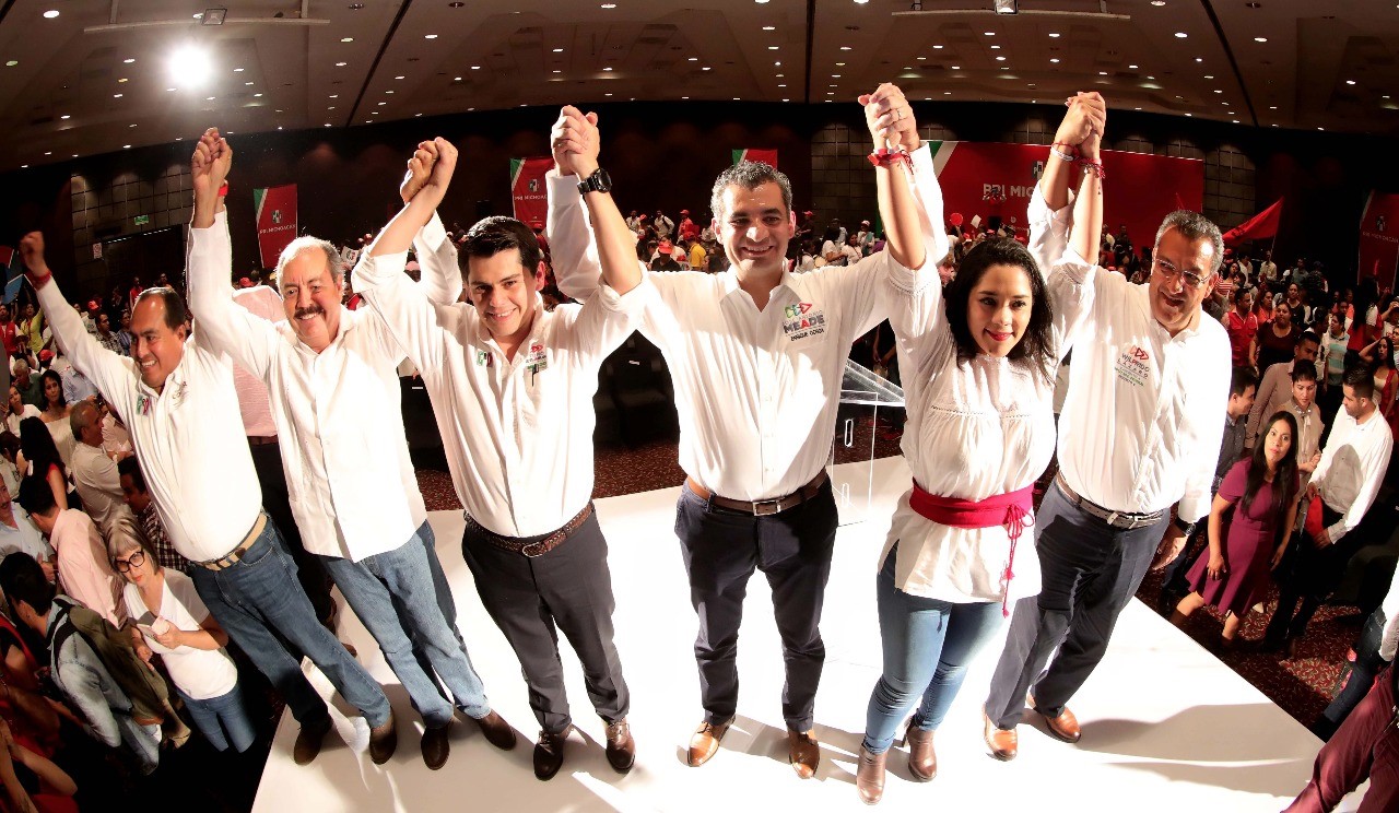 Enfrentamos la decisión histórica de mirar hacia el futuro o caer en el precipicio, afirma Enrique Ochoa