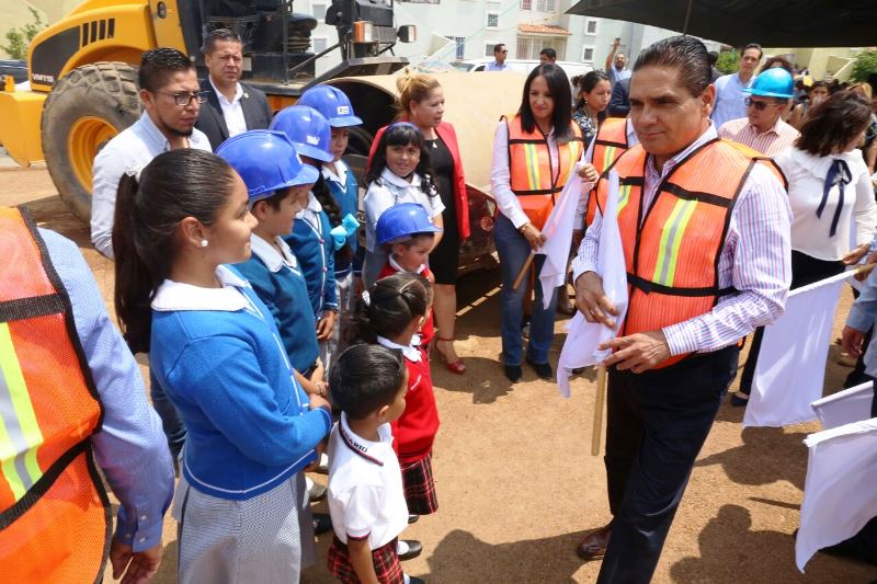 Habitantes de Villas del Pedregal tendrán infraestructura educativa digna.