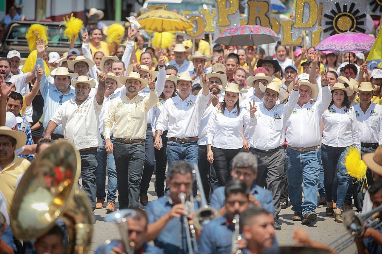 Caminos rurales y presa para Carácuaro, compromete Toño Garcia