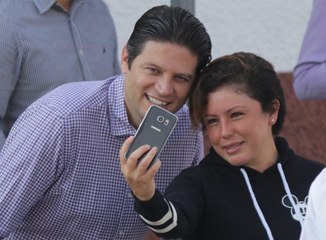 Con paso firme y caminando la ciudad, Alfonso continúa obteniendo el respaldo de los morelianos