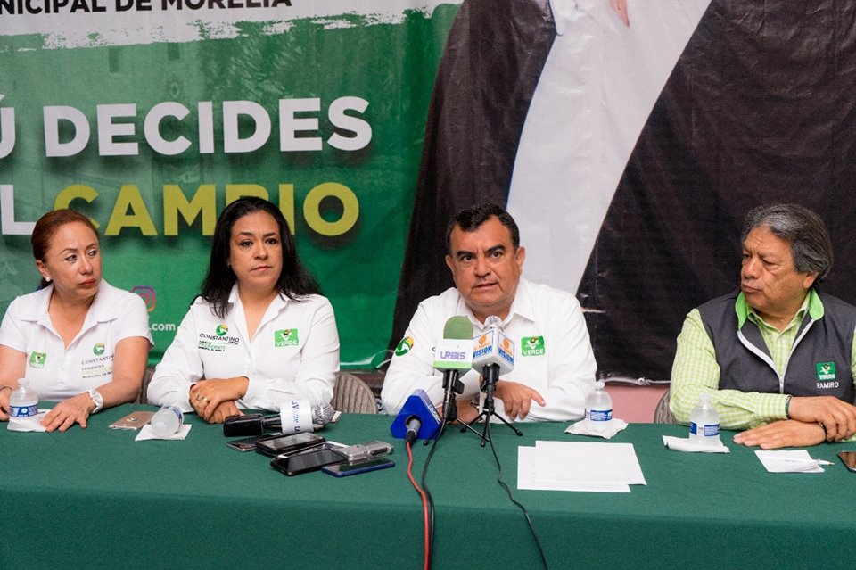 Retó Constantino Ortiz a candidatos a debatir en  un espacio abierto y convocó al IEM a organizarlo