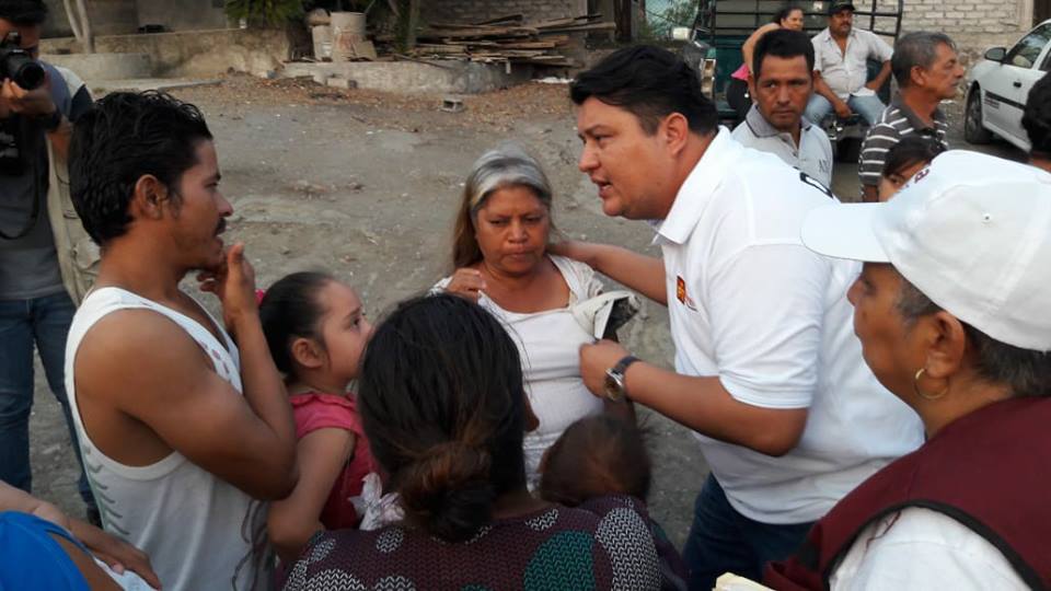 El doctor Chuma recibe respaldo de colonos en Múgica.