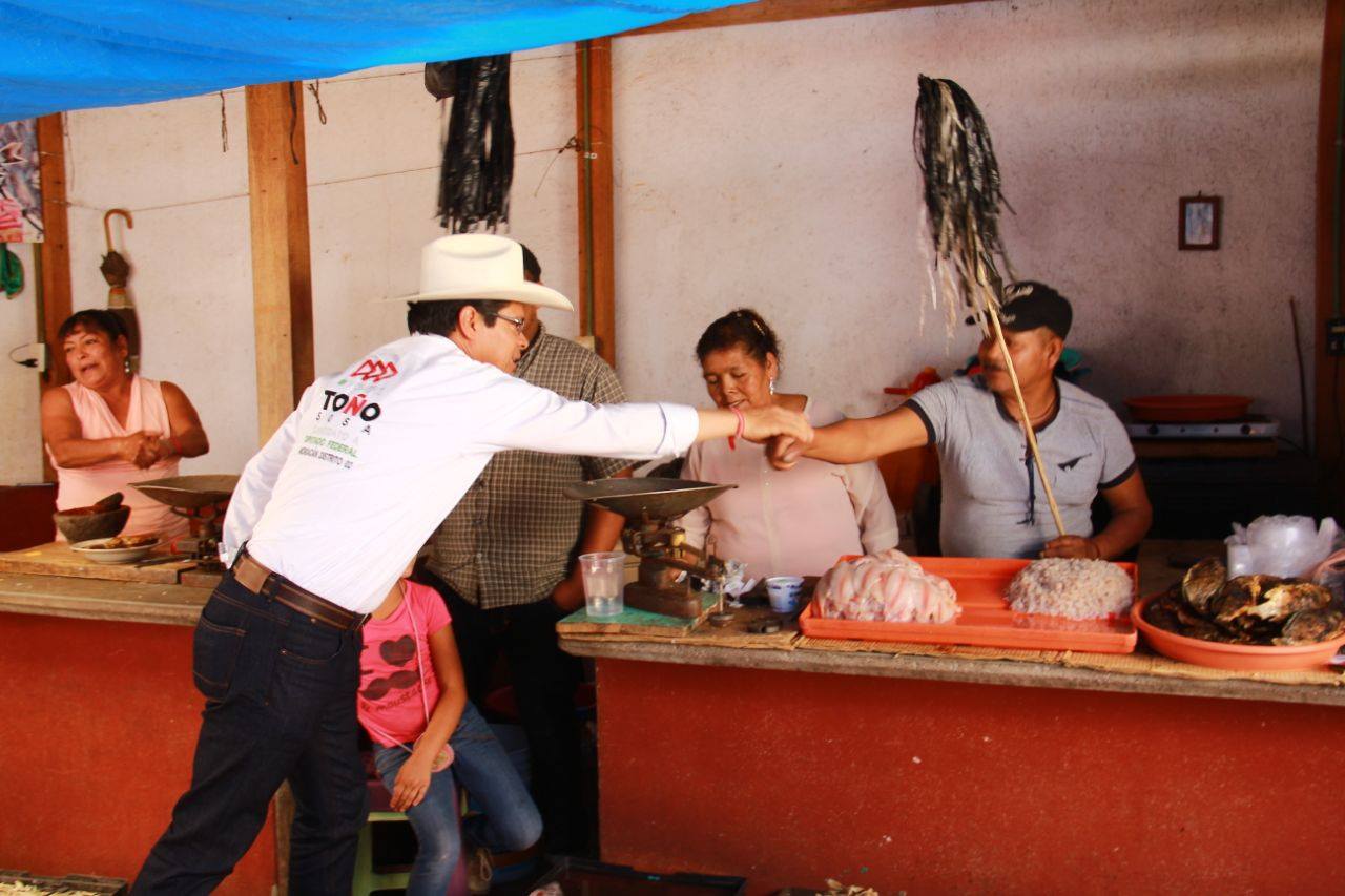 Toño Sosa pondrá puntual atención al rescate y saneamiento del lago de Cuitzeo
