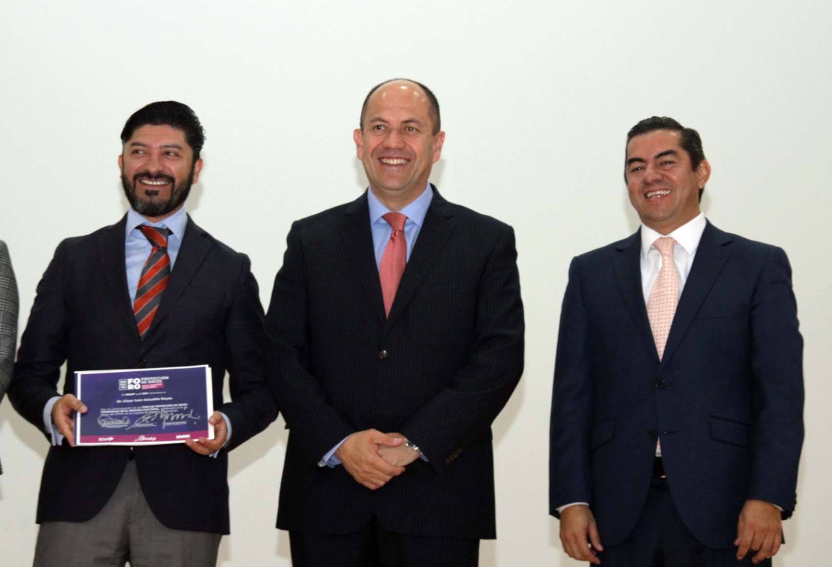 Funcionarios se capacitan en materia de protección de datos personales en el Proceso Electoral