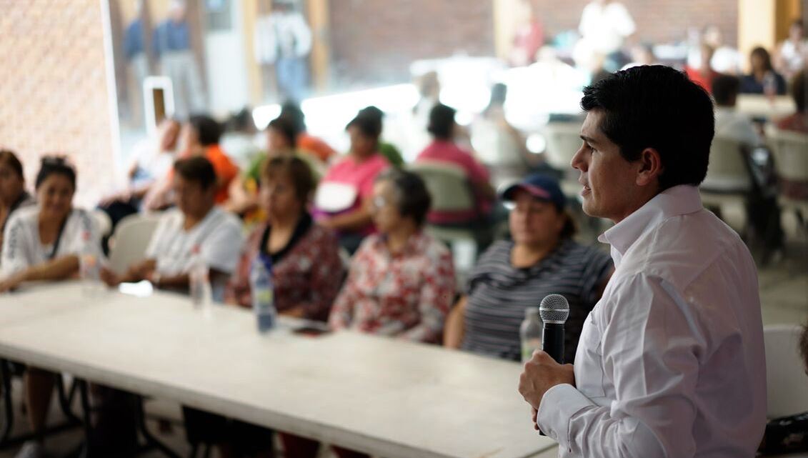 Toño se reúne con dirigentes e integrantes de la FSTSE