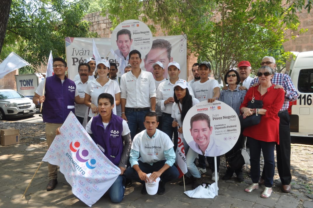 Iván Pérez Negrón llega a más morelianos recorriendo calles y colonias