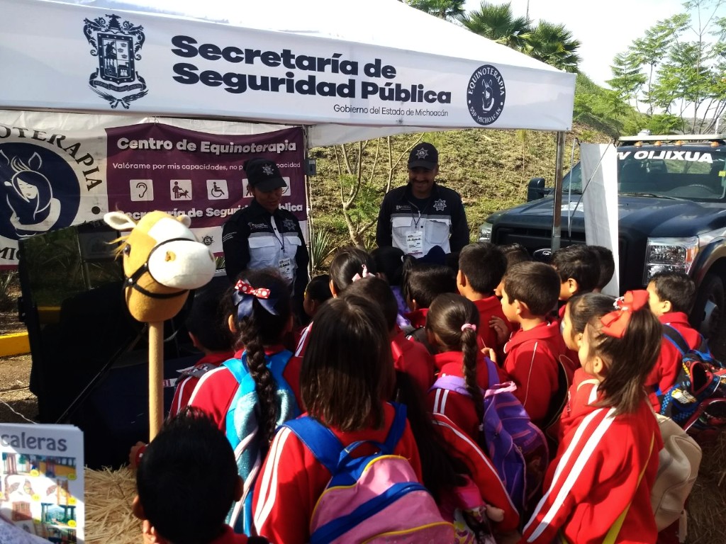 Atiende SSP visitas guiadas en la Expo Fiesta Michoacán