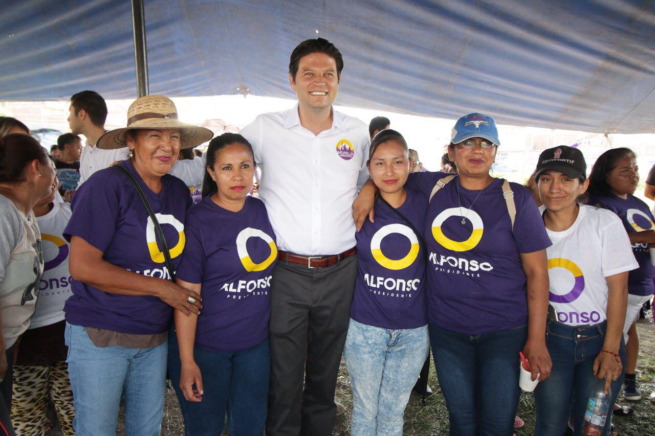 Respaldan habitantes de la colonia Mariel a Alfonso Martínez