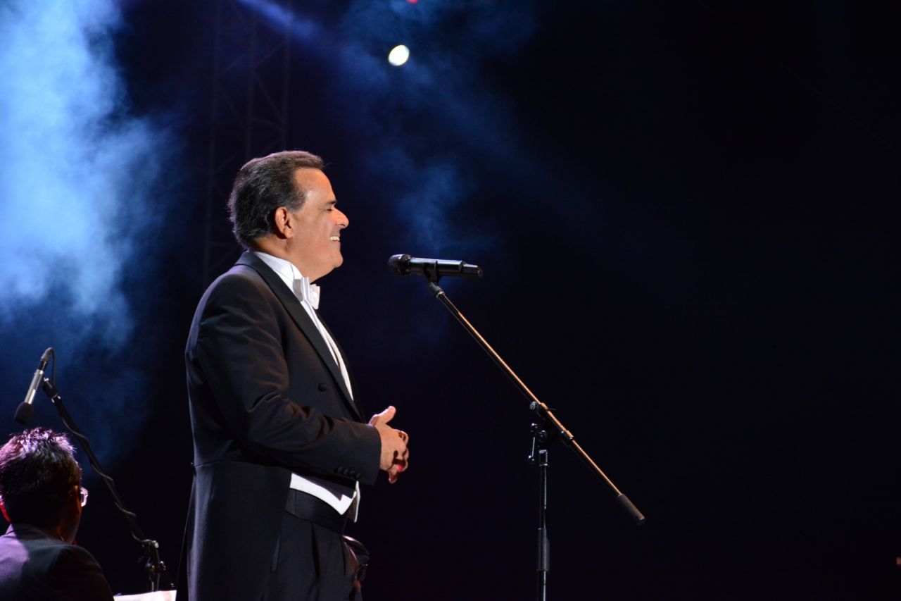 Cautiva Fernando de la Mora con su privilegiada voz en la Expo Fiesta Michoacán 2018