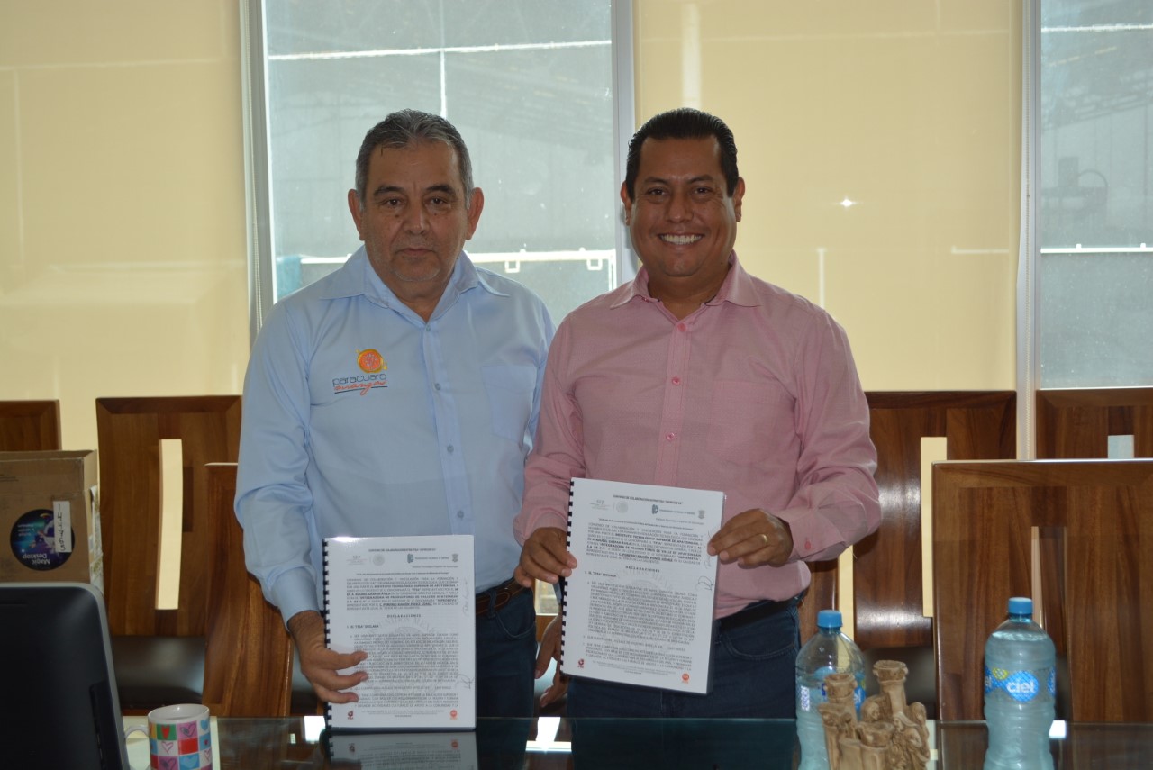 Firma de convenio entre EL I.T.S.A. y la integradora de productores de valle del Apatzingán S.A. de C.V. (INPRODEVA)