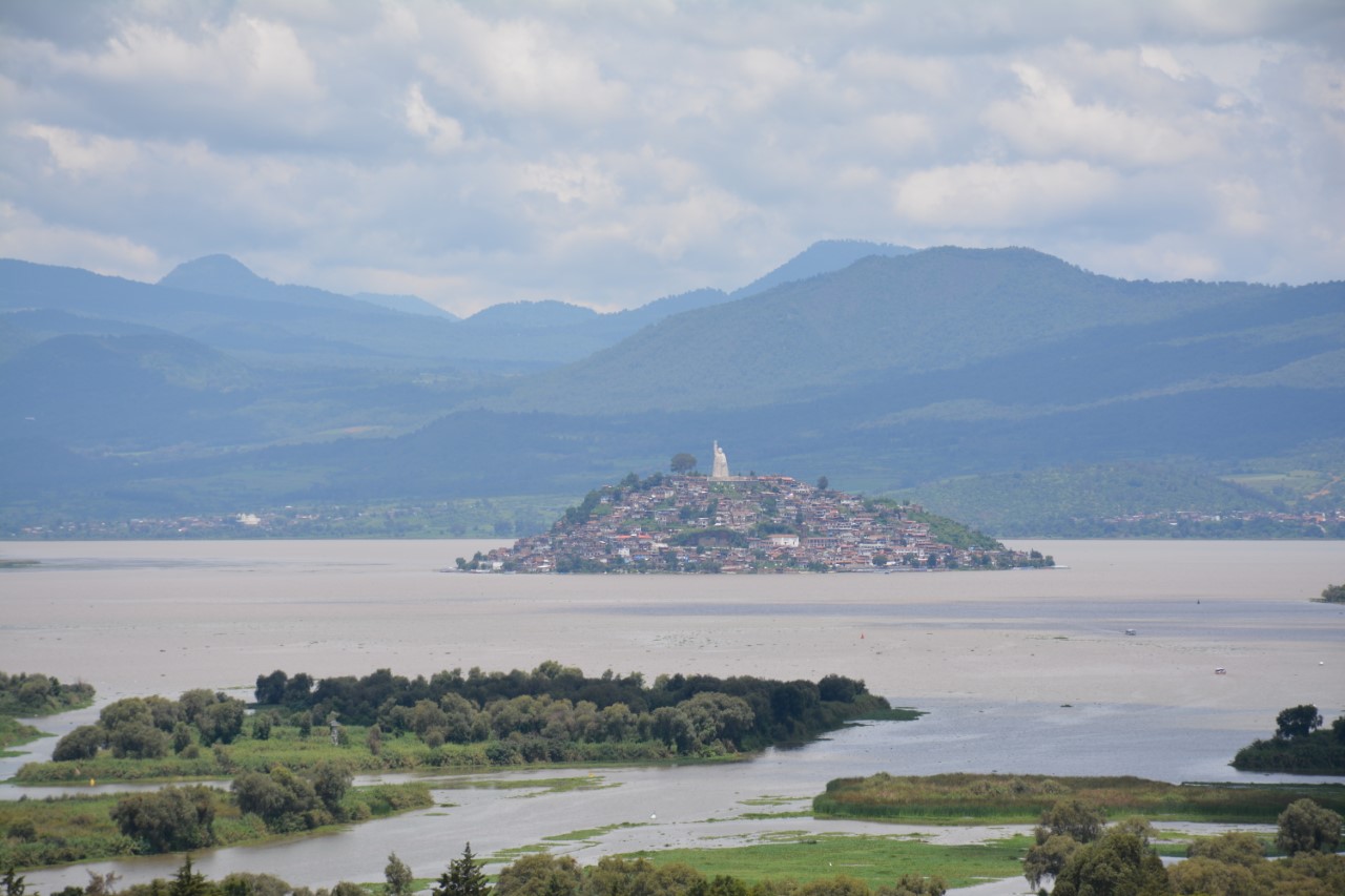 Rescate del lago de Pátzcuaro, petición para AMLO