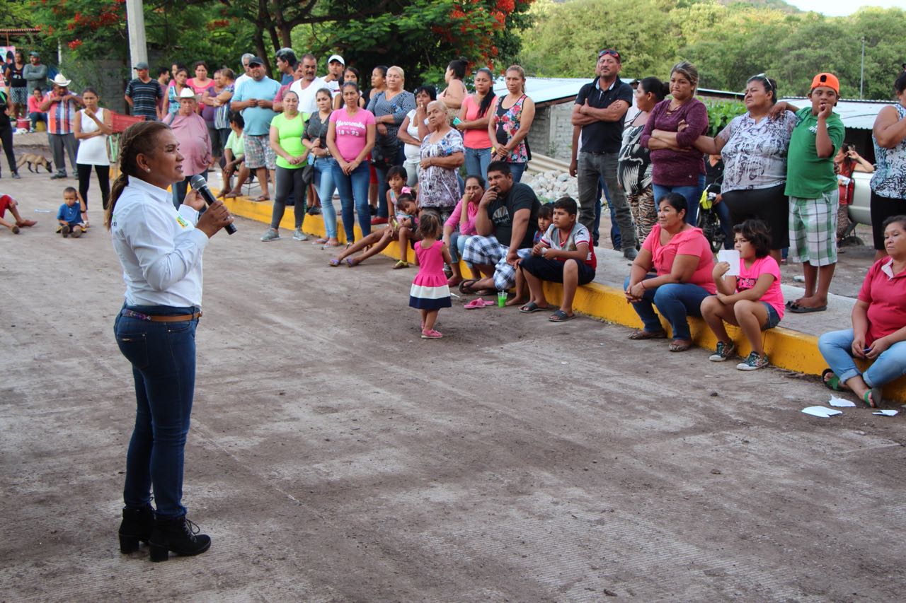 Seremos ejemplo para las próximas administraciones de Parácuaro: Aurea Rodríguez.