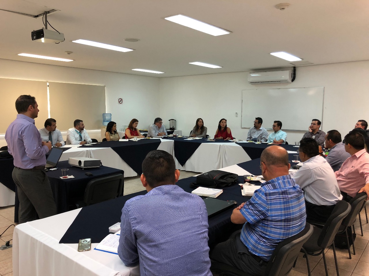 Buscan facilidades de crecimiento para medianas empresas