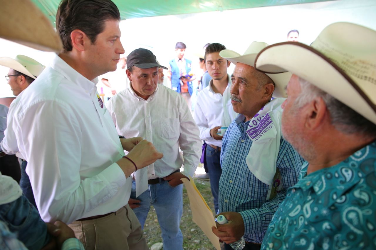 Alfonso Martínez reitera 6 compromisos en comunidades de Piedras de Lumbre y Tumbisca