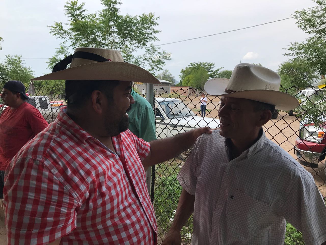 Al llegar al Congreso de la Unión, echaremos abajo decreto peñista, que privatizo 300 de las 756 cuencas del país: Paco Huacus