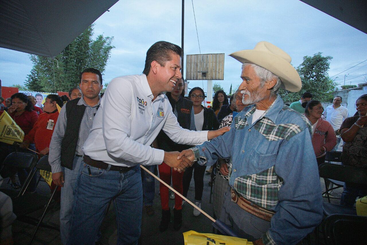 Toño García, de la mano de los campesinos para llevar su voz al Senado