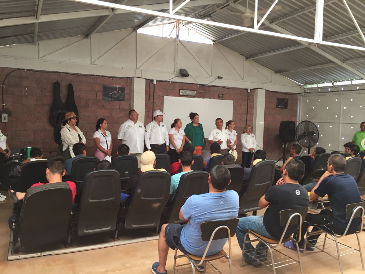 Tenderá la mano Constantino Ortiz a grupos de  adicciones para la incorporación a actividades productivas