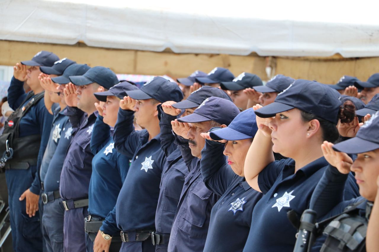 Rinden homenaje a los policía caído
