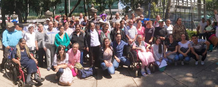 Viajarán a EU 275 adultos y adultas mayores para reencontrarse con sus familias