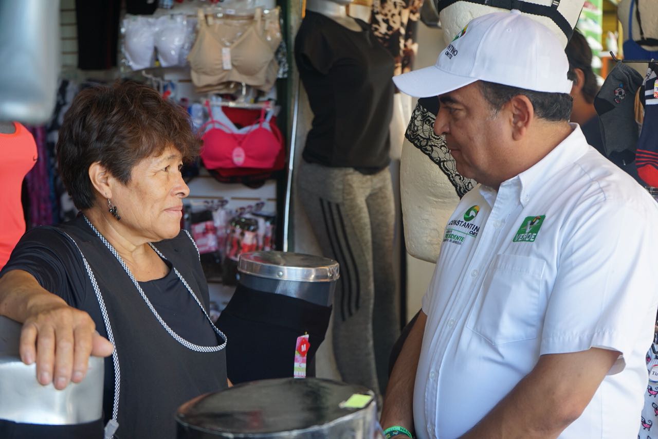 Se acercan a Constantino Ortiz los que aún no deciden su voto