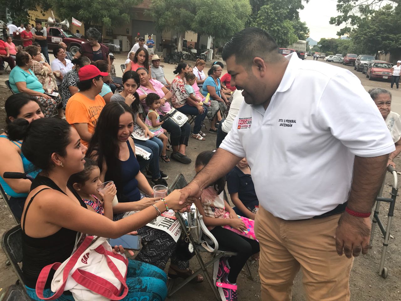 La Cámara de Diputados dará equilibrios y certeza a la transición en el país: Paco Huacus.