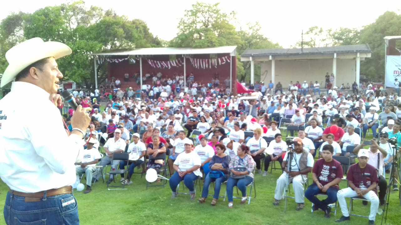 Feliciano Flores reafirmará su compromiso con la educación aumentando presupuesto siendo Diputado Federal