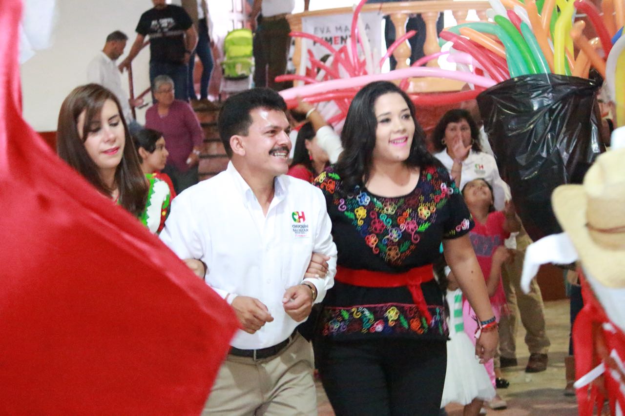 Quiroga brinda respaldo a Xochitl Ruiz