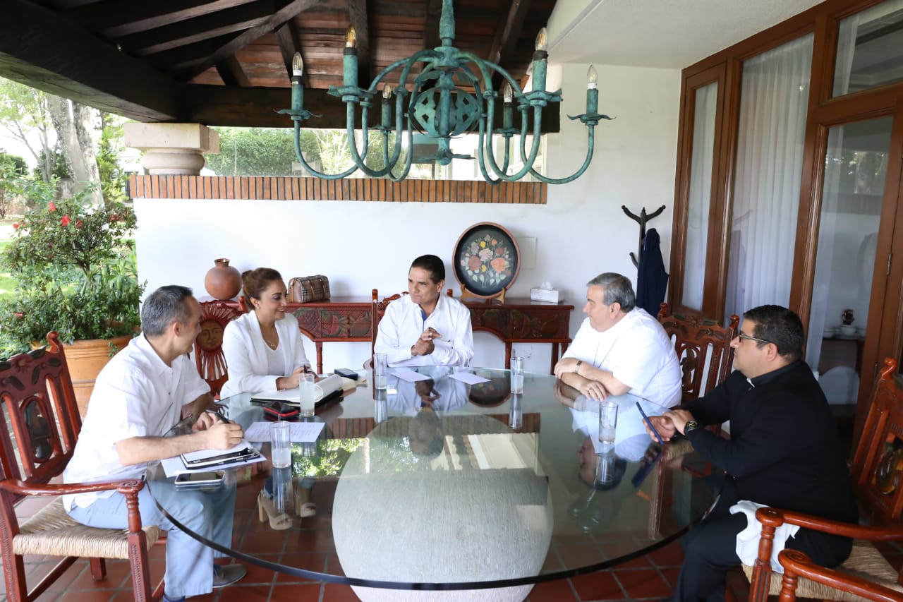 Suma de esfuerzos, para recuperar valores sociales: Silvano Aureoles Conejo