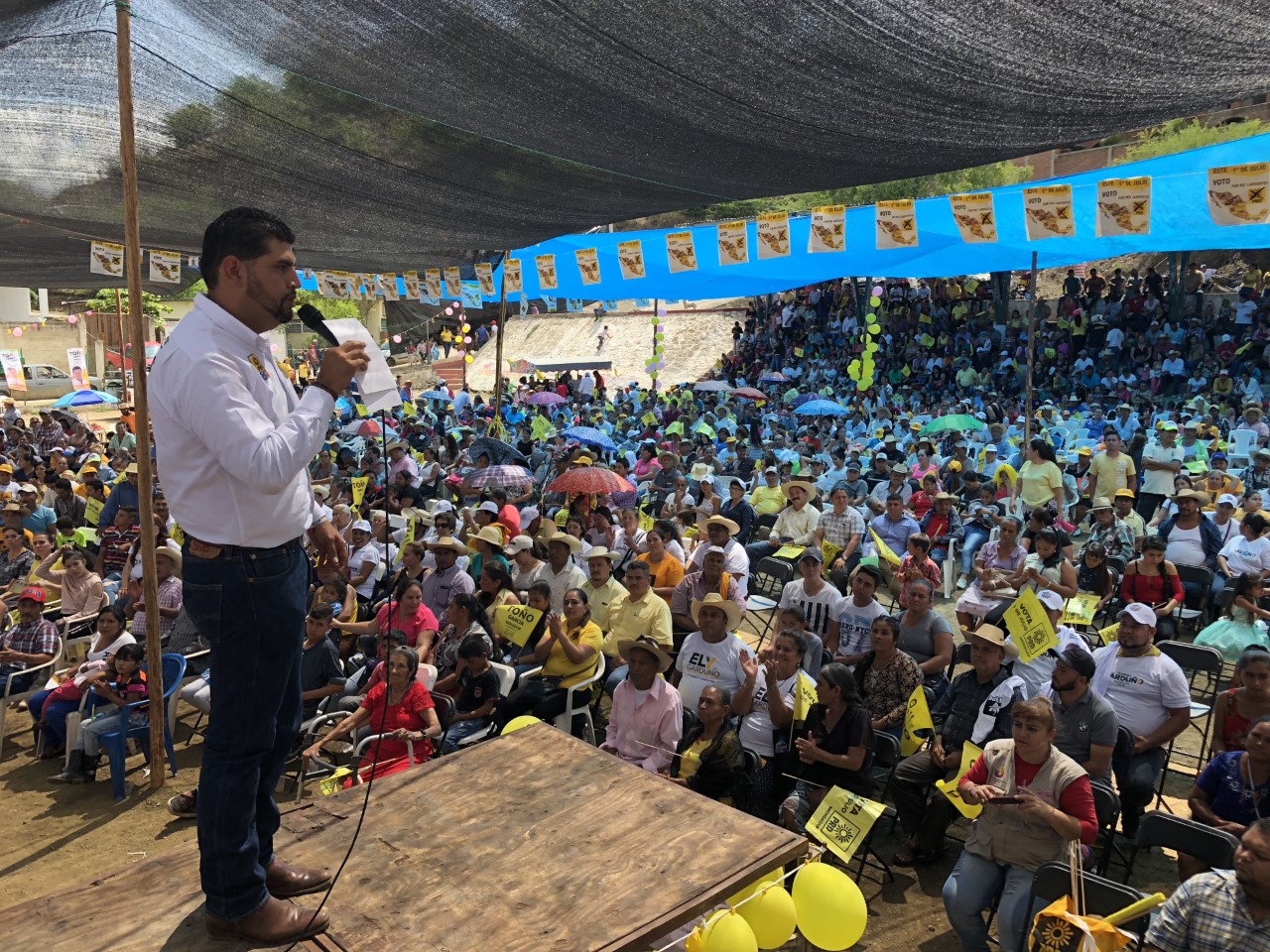 OCTAVIO OCAMPO SE COMPROMETE A CONTRIBUIR EN EL DESARROLLO DEL DISTRITO 18