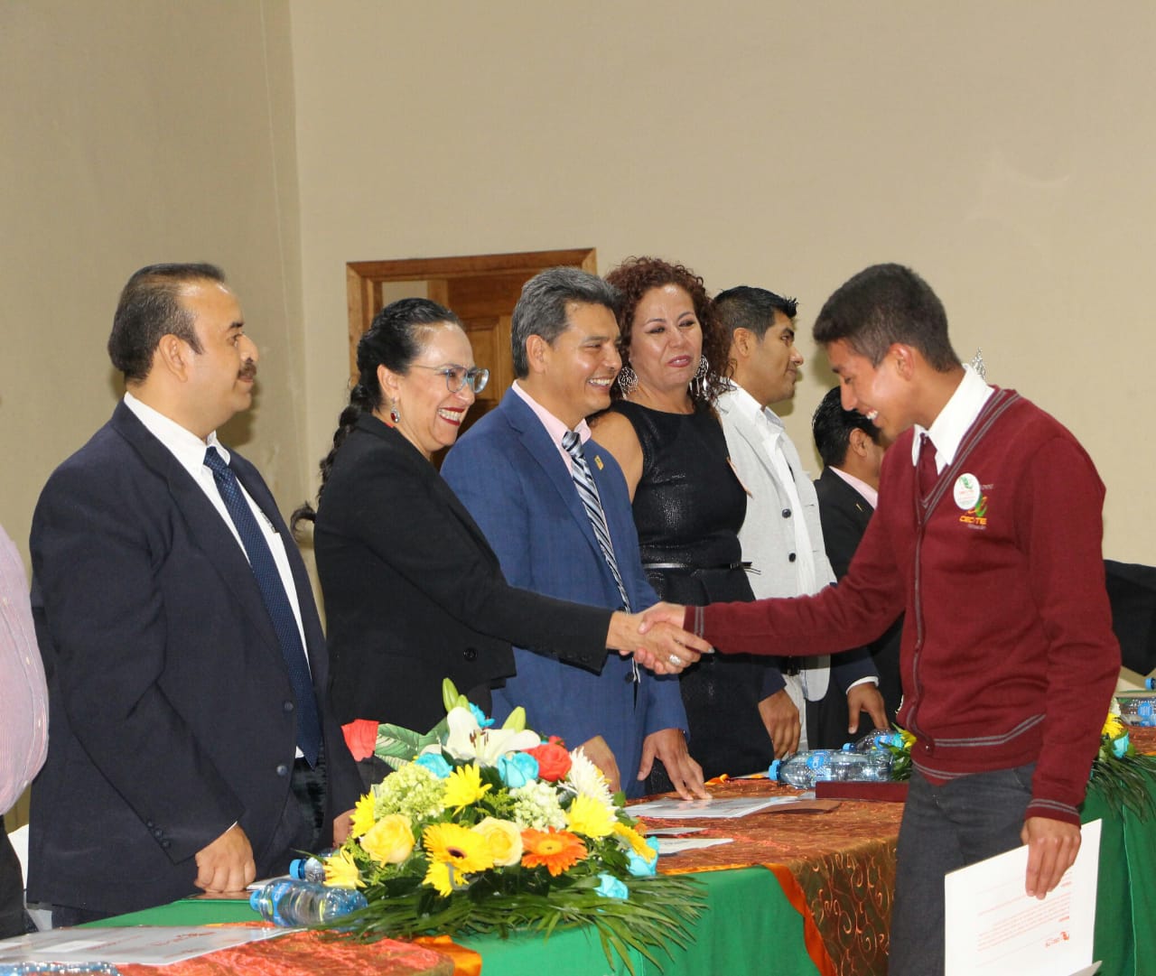 Entrega CECyTEM egresadas y egresados comprometidos con la sociedad