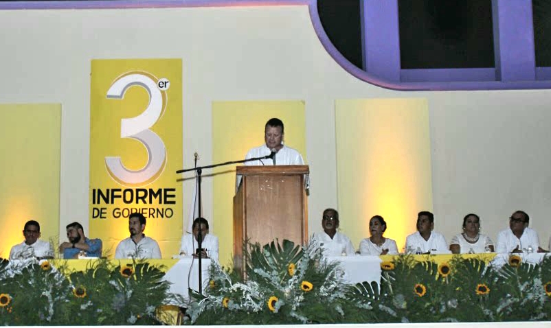 Trabajo coordinado Estado-Municipio, mejora calidad de vida en Coahuayana