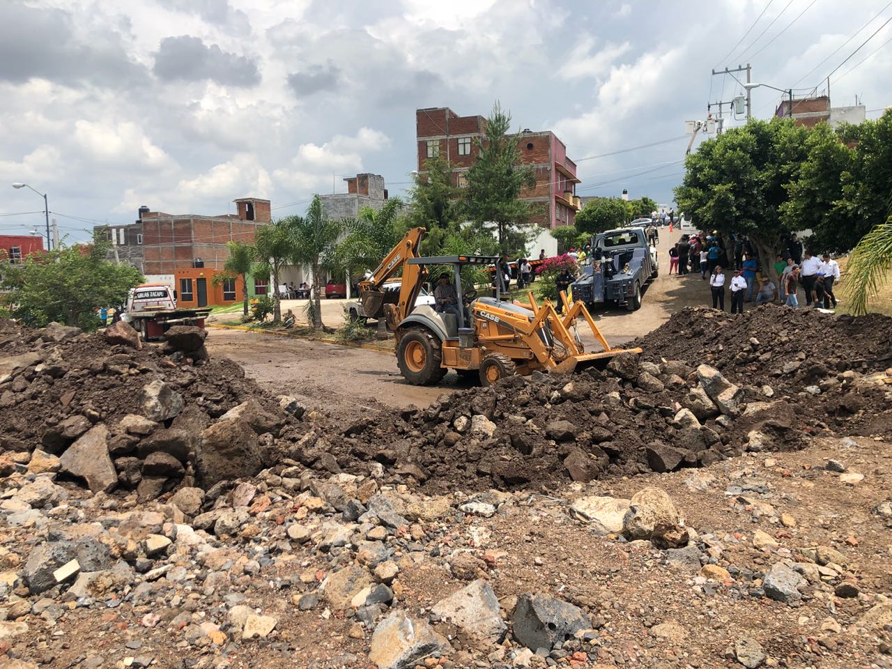 Atiende SCOP contingencia al norte de Morelia con equipos de remoción de escombros