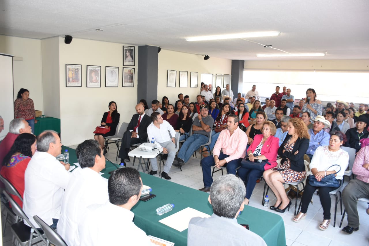 SOSTIENE VICTOR SILVA TEJEDA REUNIÓN DE TRABAJO CON REGIDORES ELECTOS DE MUNICIPIOS EN OPOSICIÓN