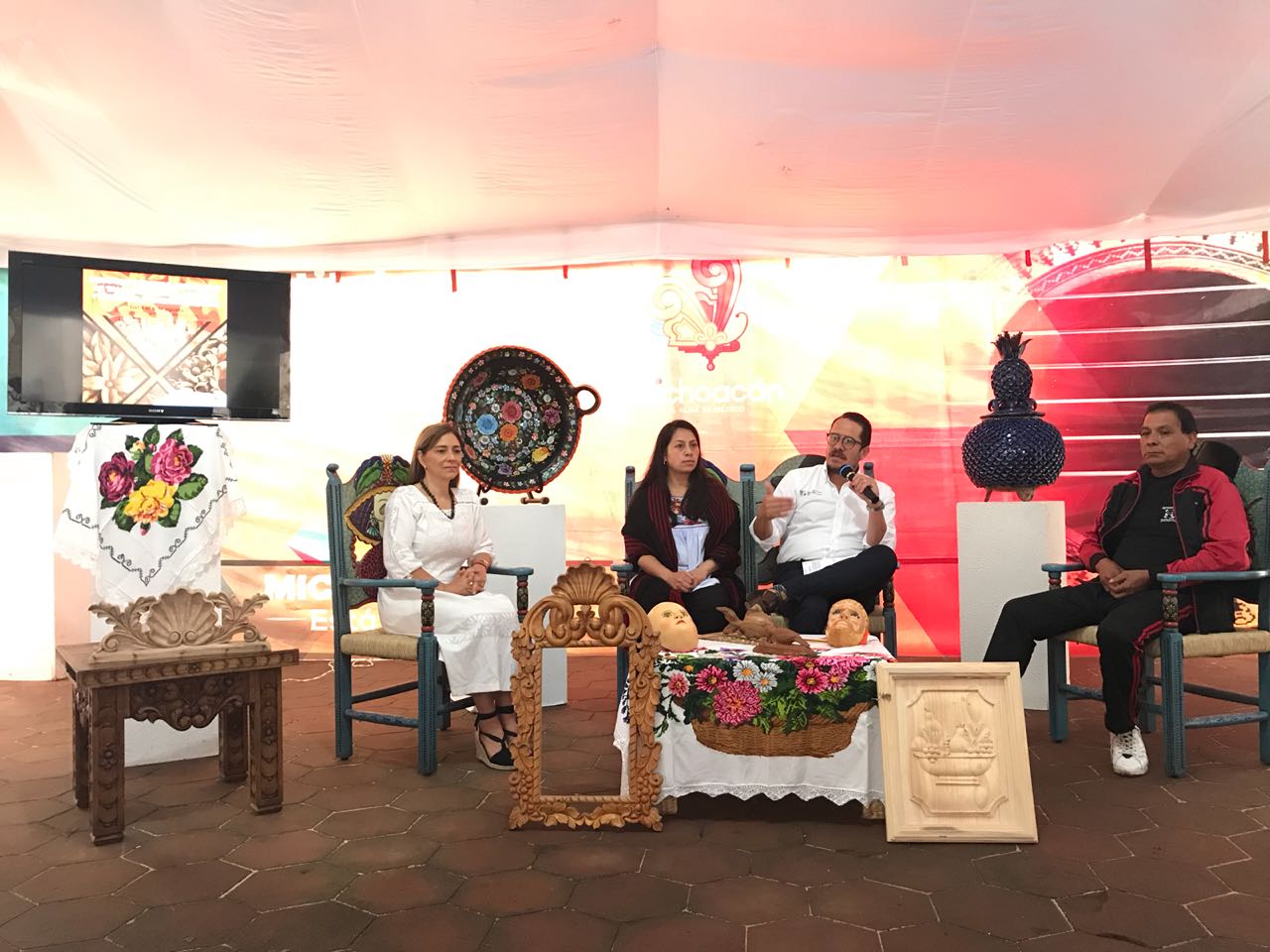 Artesanas y artesanos de Pichátaro alistan Feria y Concurso Artesanal