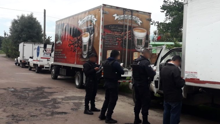 Recupera Policía Michoacán unidades retenidas por normalistas